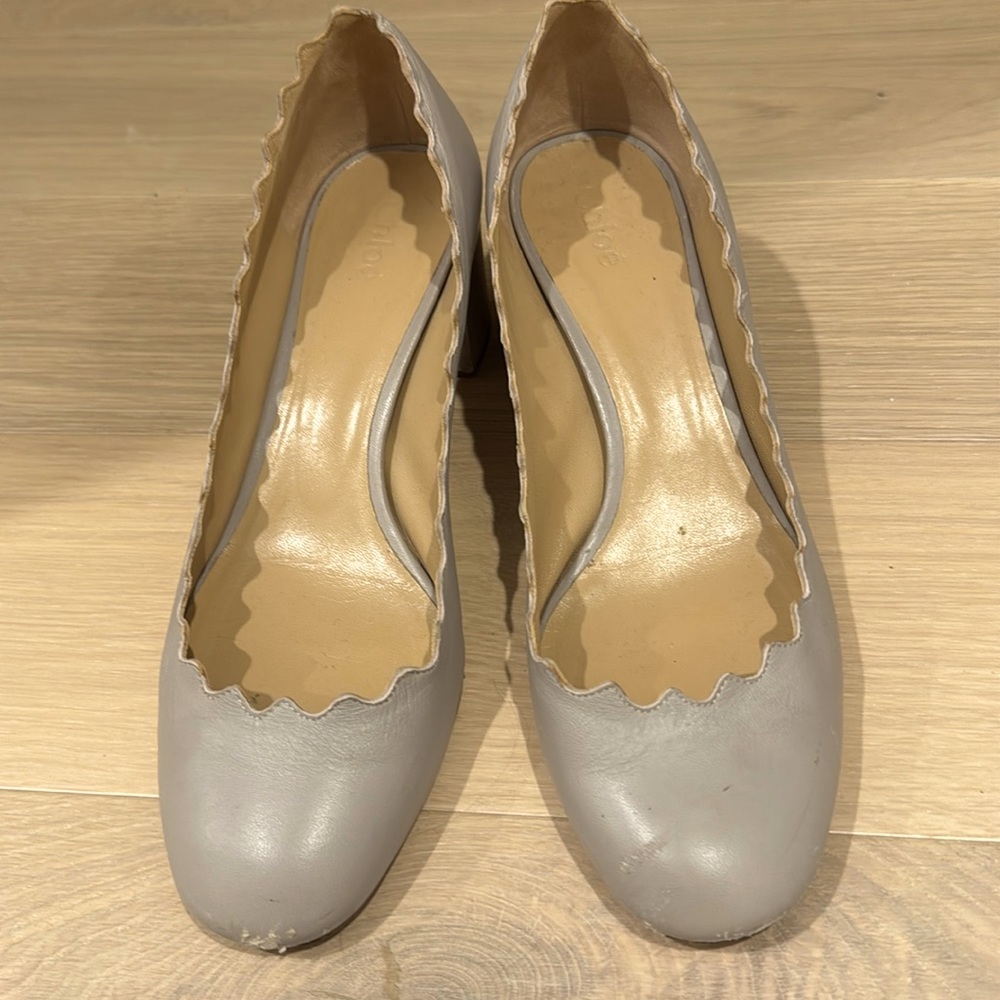 Chloe Grey Leather pumps